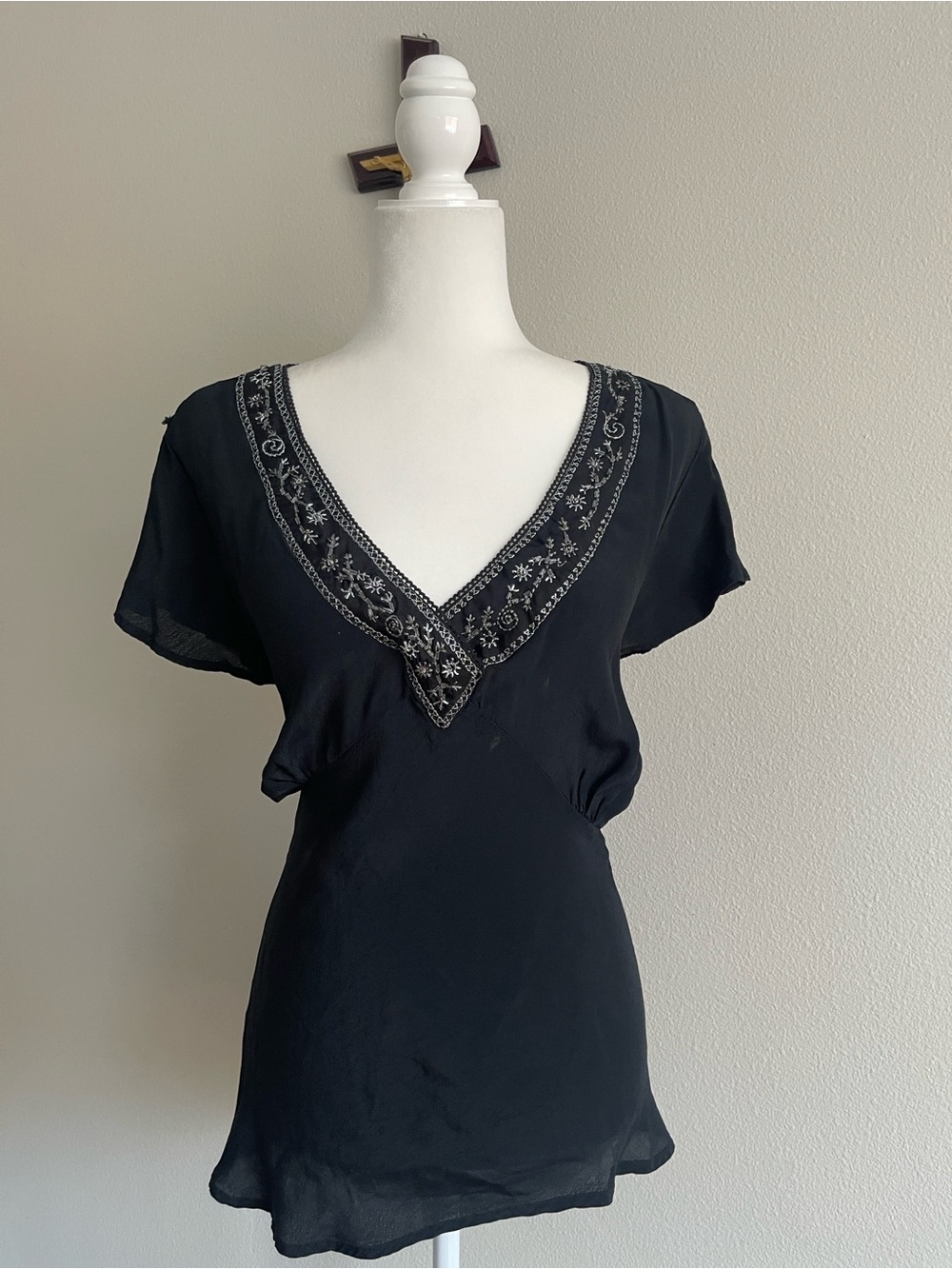 Faded Glory Black V-Neck Embroidered Blouse